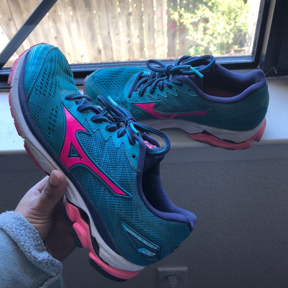 Running Shoes